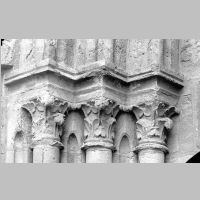 Chapiteaux du portail ouest, Photo Martin-Sabon, Felix , culture.gouv.fr.jpg